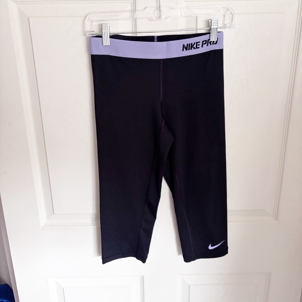 Nike Black Knee Length Leggings Size Small